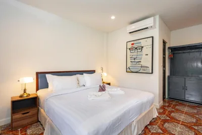 Chambre Double Deluxe avec vue latérale sur la mer — Oceanview Bungalows by EAT, Karon Beach